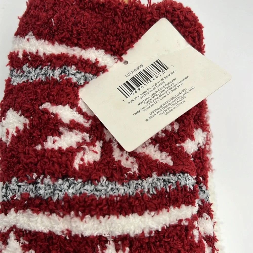 Socks, 2 pair, NWT in Red, Cream and Gray, great gift!